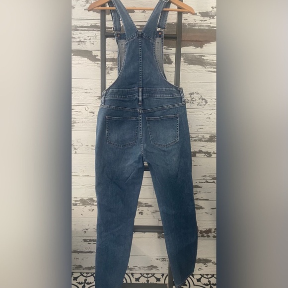 Madewell Women's Overalls | Medium Wash - Picture 6 of 6